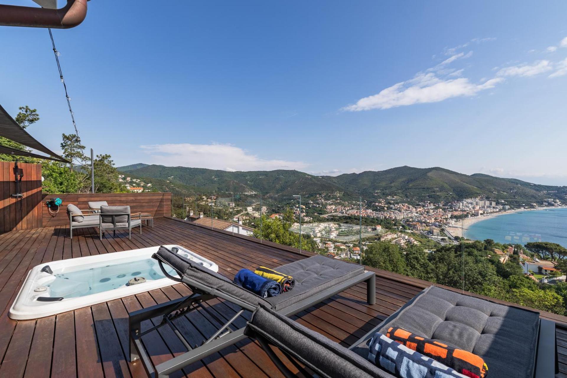 Spettacolare Vista Isola Terrazza E Idromassaggio Villa Noli Luaran gambar