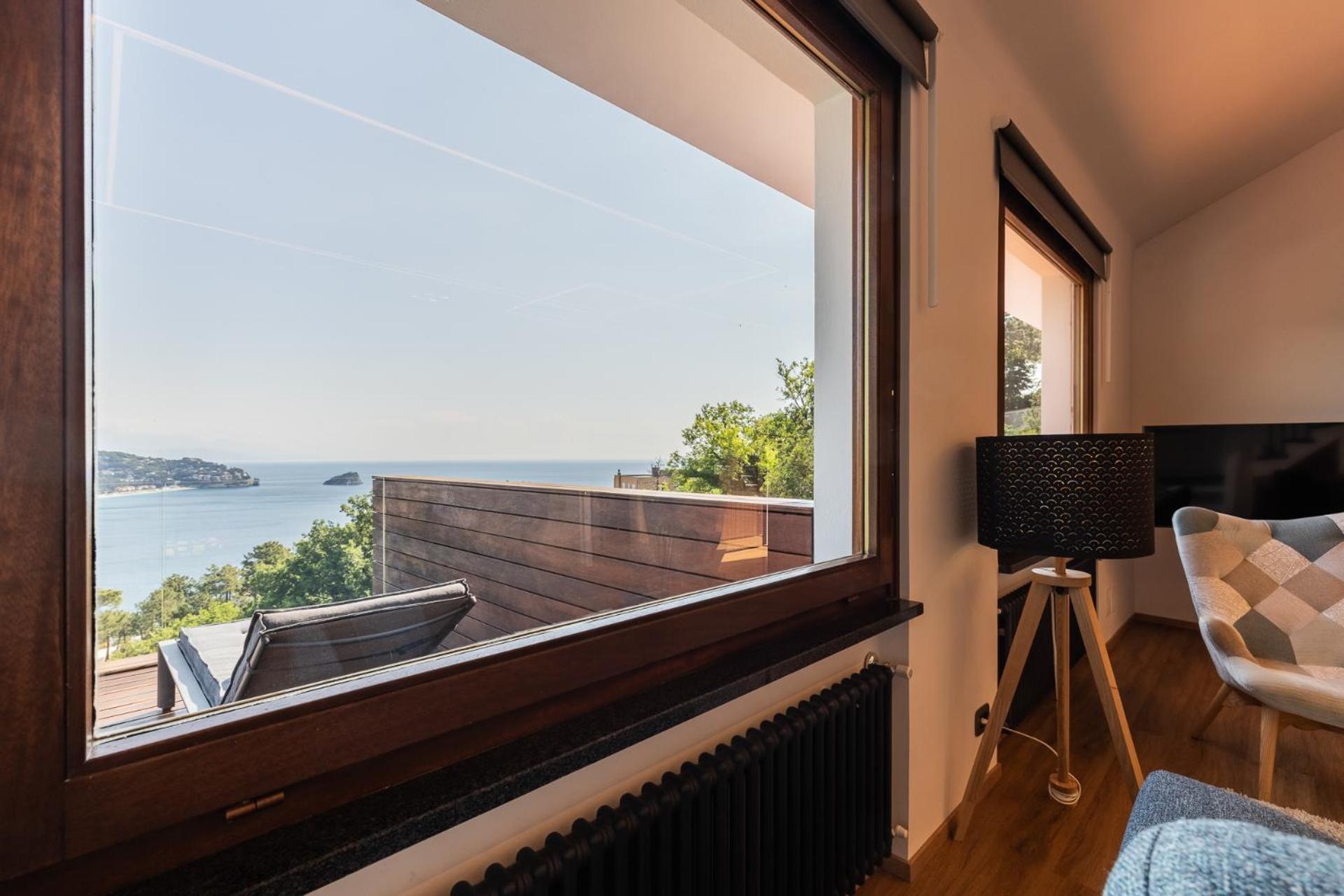 Spettacolare Vista Isola Terrazza E Idromassaggio Villa Noli Luaran gambar