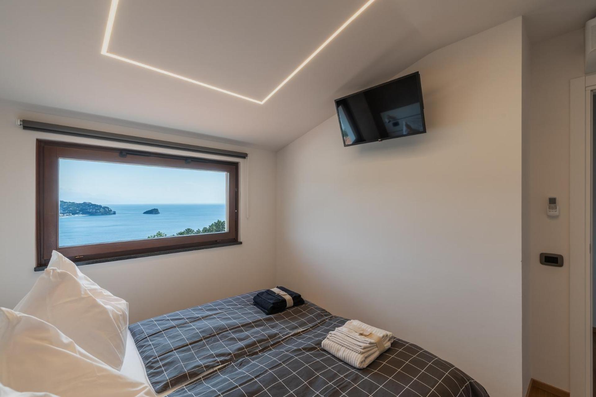 Spettacolare Vista Isola Terrazza E Idromassaggio Villa Noli Luaran gambar